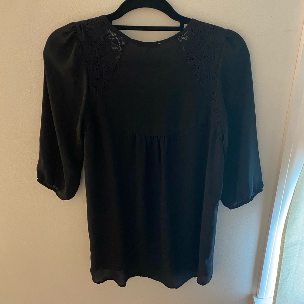 Black Amber Blue 3/4 Sleeve Top